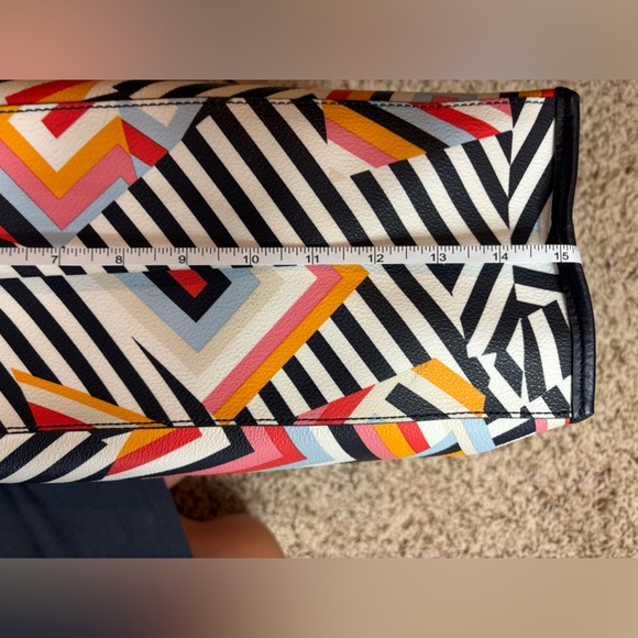 Tory Burch EUC Large Tote - Picture 13 of 17